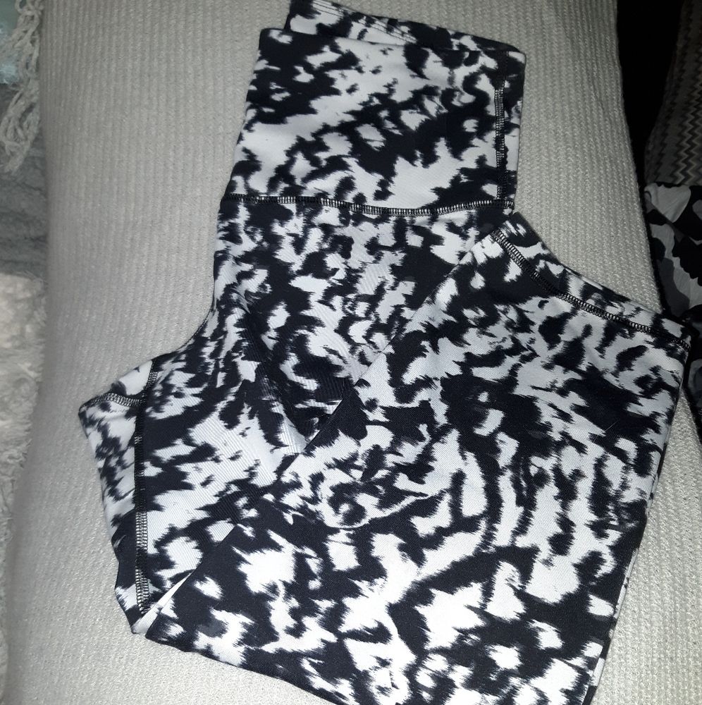 High Rise Cropped Compression capris